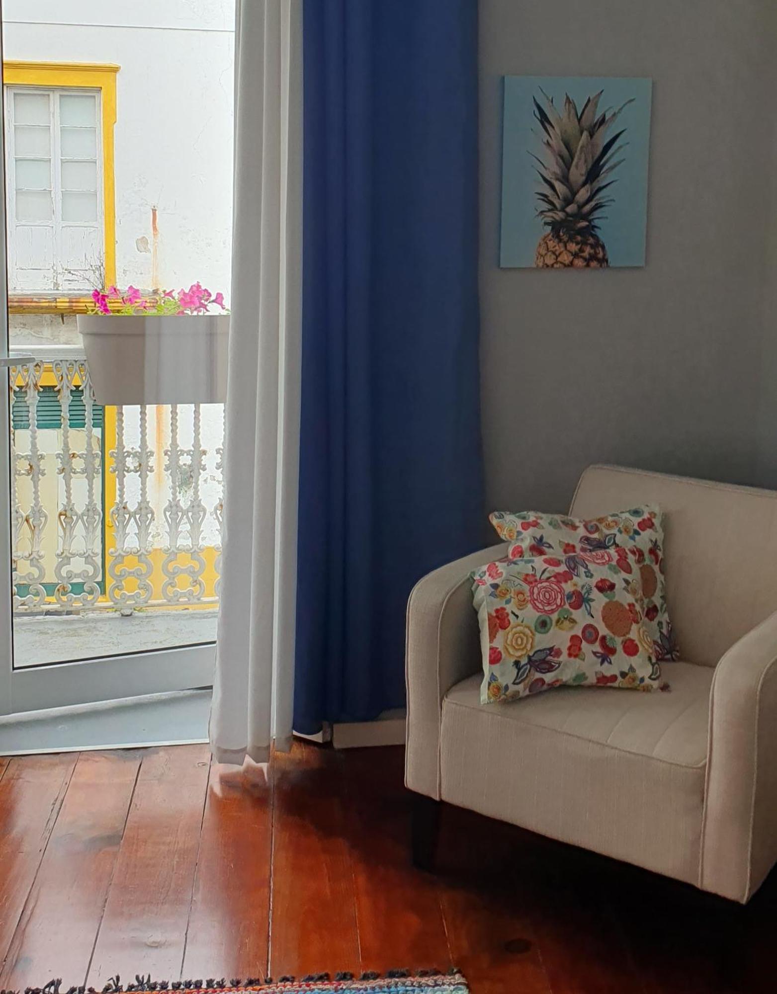 A-Tipica Guesthouse Ponta Delgada  Bagian luar foto